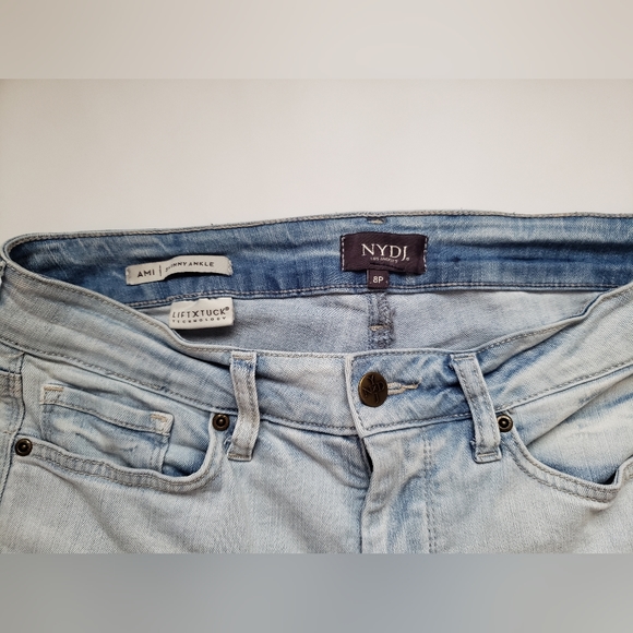 NYDJ AMI SKINNY ANKLE  Stars 🌟 Details Light Denim Blue Jeans Size 8P - Picture 9 of 11